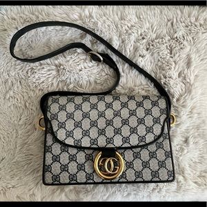 **SOLD** GUCCI authentic vintage shoulder bag GG supreme